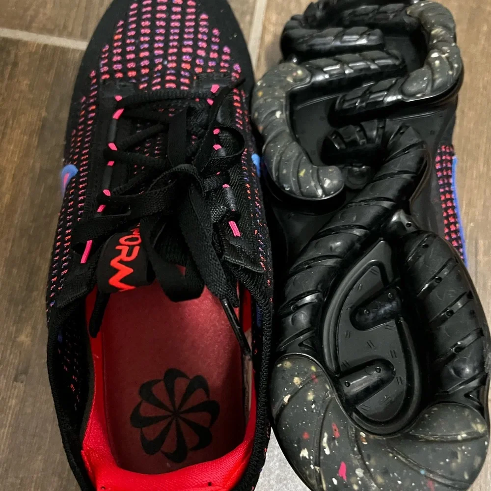 Nike Black and Pink Knit Sneakers with Blue Swoosh - Picture 2 of 3